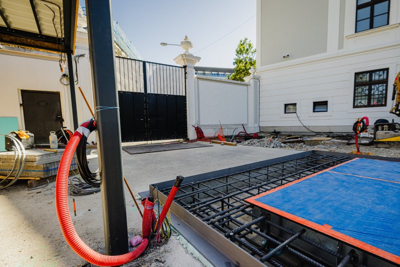 Projekt modernizácie bezpečnostných opatrení na zadnom nádvorí Prezidentského paláca pokračuje podľa plánu Projekt modernizácie bezpečnostných opatrení na zadnom nádvorí Prezidentského paláca pokračuje podľa plánu