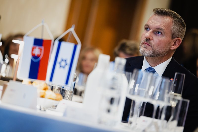Prezident SR ocenil prínos Izraelskej obchodnej komory pri príležitosti 25. výročia jej založenia Prezident SR ocenil prínos Izraelskej obchodnej komory pri príležitosti 25. výročia jej založenia