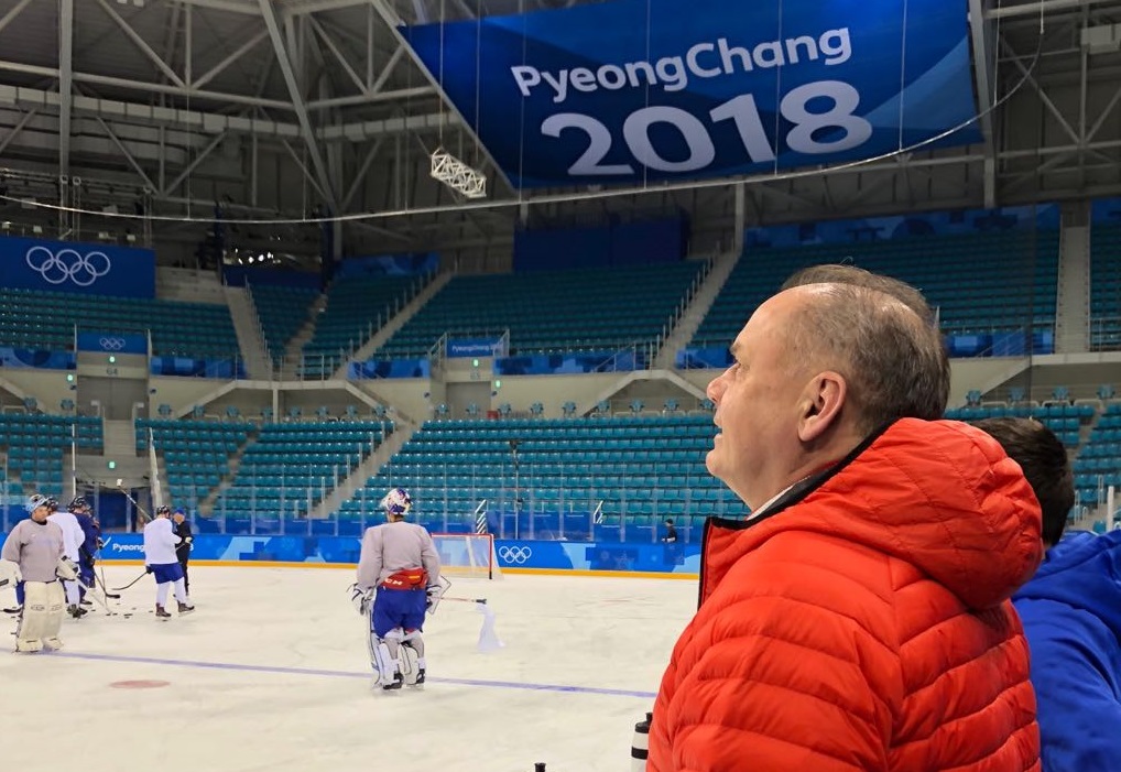 Prezident bol povzbudiť hokejistov: Celé Slovensko vám drží prsty