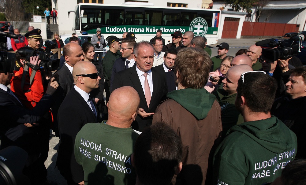 Prezident: Radšej nech kotlebovci útočia na mňa