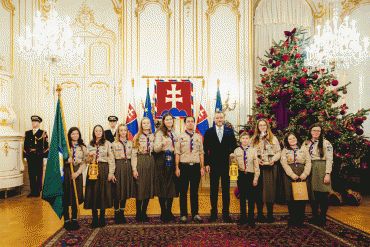 Betlehemské svetlo rozžiarilo Prezidentský palác